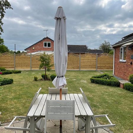 The Hideaway Villa Stratford-upon-Avon Exteriör bild