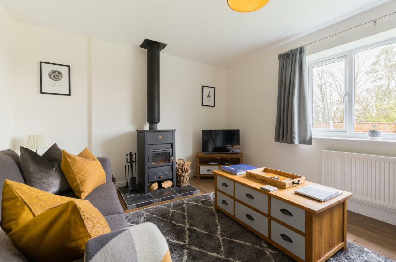 The Hideaway Villa Stratford-upon-Avon Exteriör bild